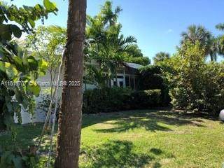 9740 Broadview Dr - Photo 1