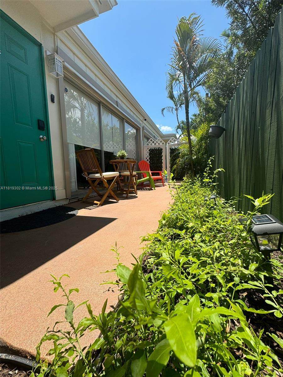 3725 Olive Ave - Photo 1