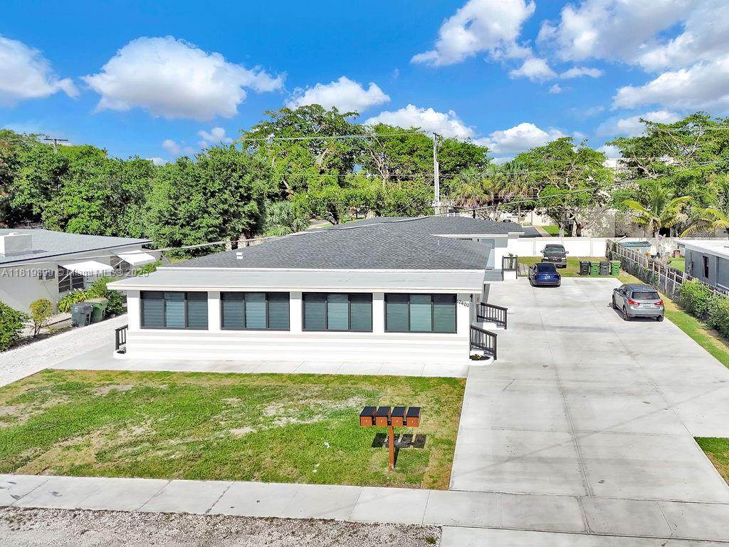12400 11th Ct - Photo 1