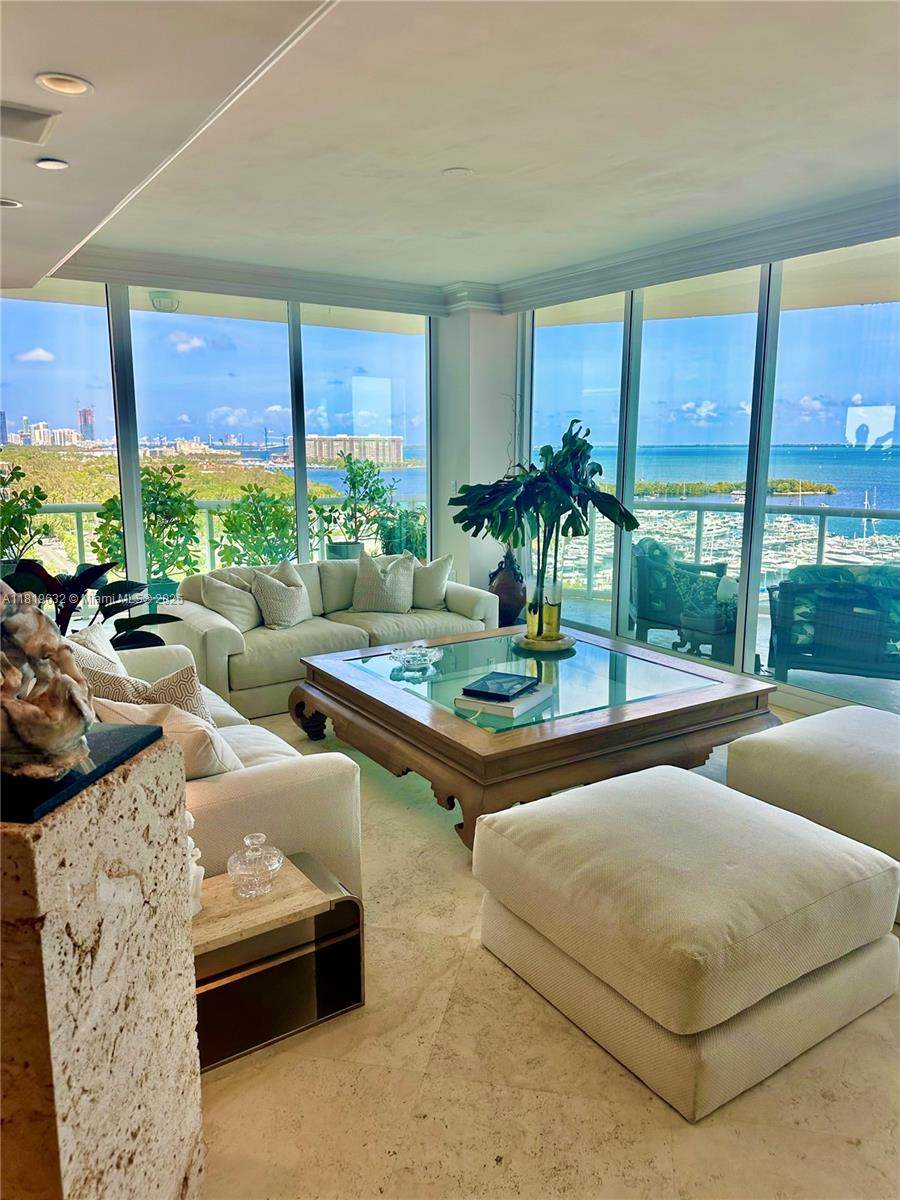2645 Bayshore Dr - Photo 1