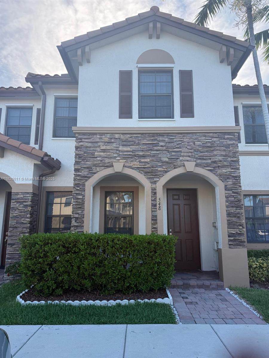 548 32nd Ave - Photo 1