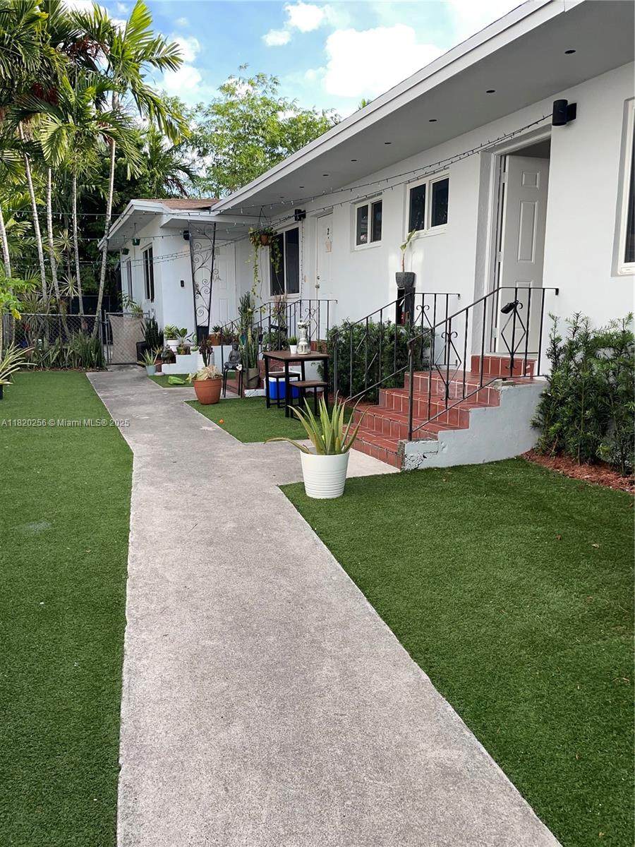 560 67th St - Photo 1