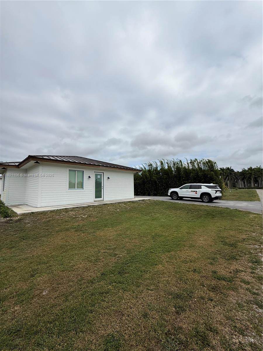 18405 104th St - Photo 1