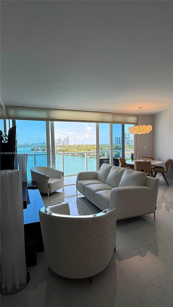 9821 Bay Harbor Dr - Photo 1