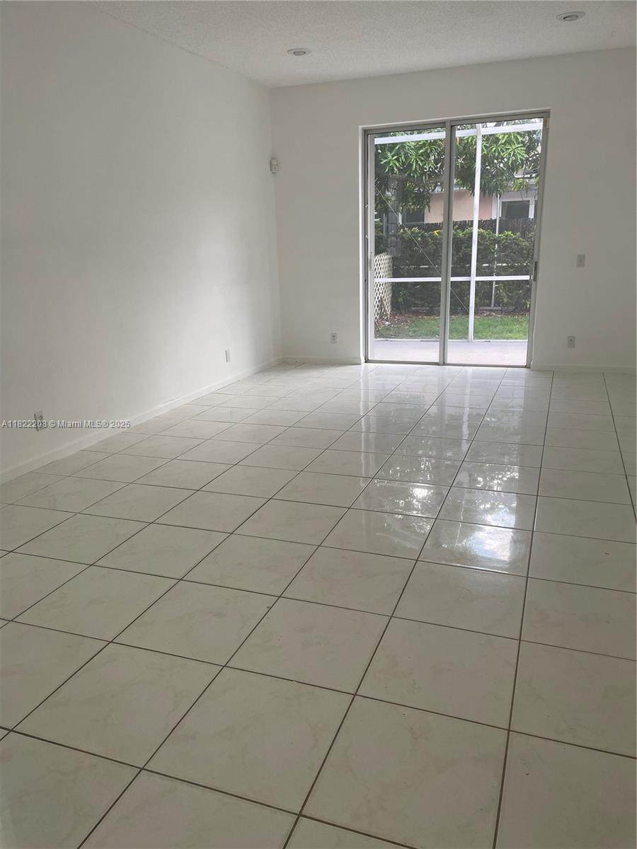 https://bt-photos.global.ssl.fastly.net/miami/orig_boomver_1_A11822208-2.jpg