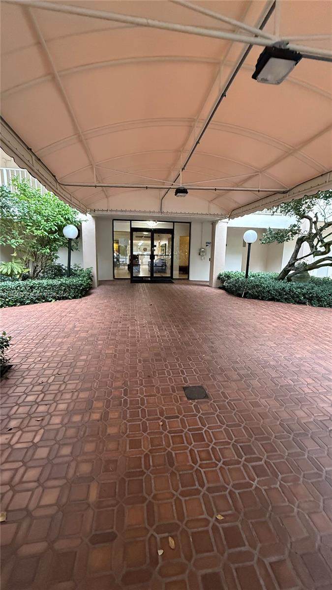 3980 Oaks Clubhouse Dr - Photo 1