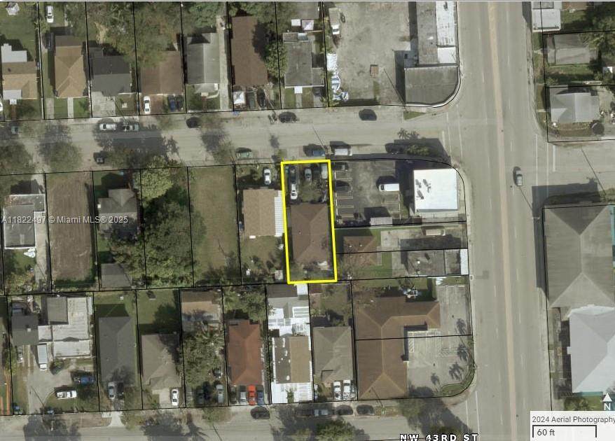 1720 44th St - Photo 1