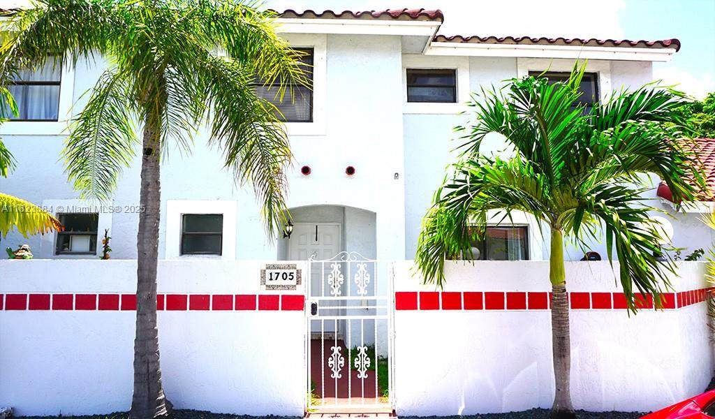 1705 San Remo Cir - Photo 1