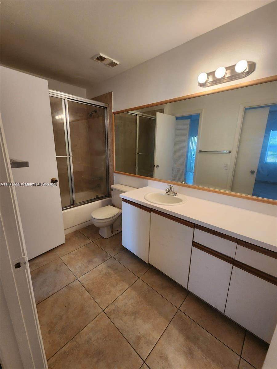 https://bt-photos.global.ssl.fastly.net/miami/orig_boomver_1_A11824628-2.jpg