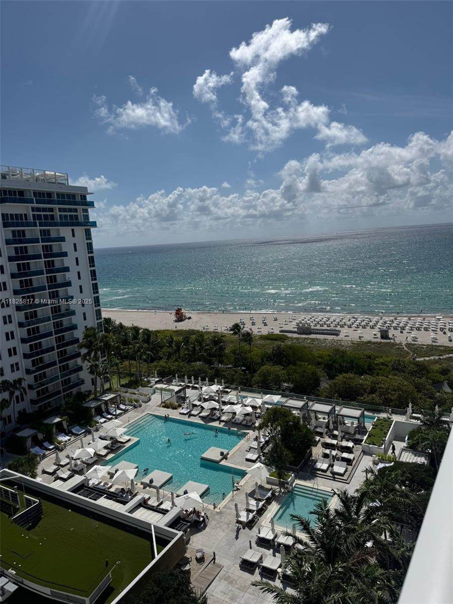 2301 Collins Ave - Photo 1