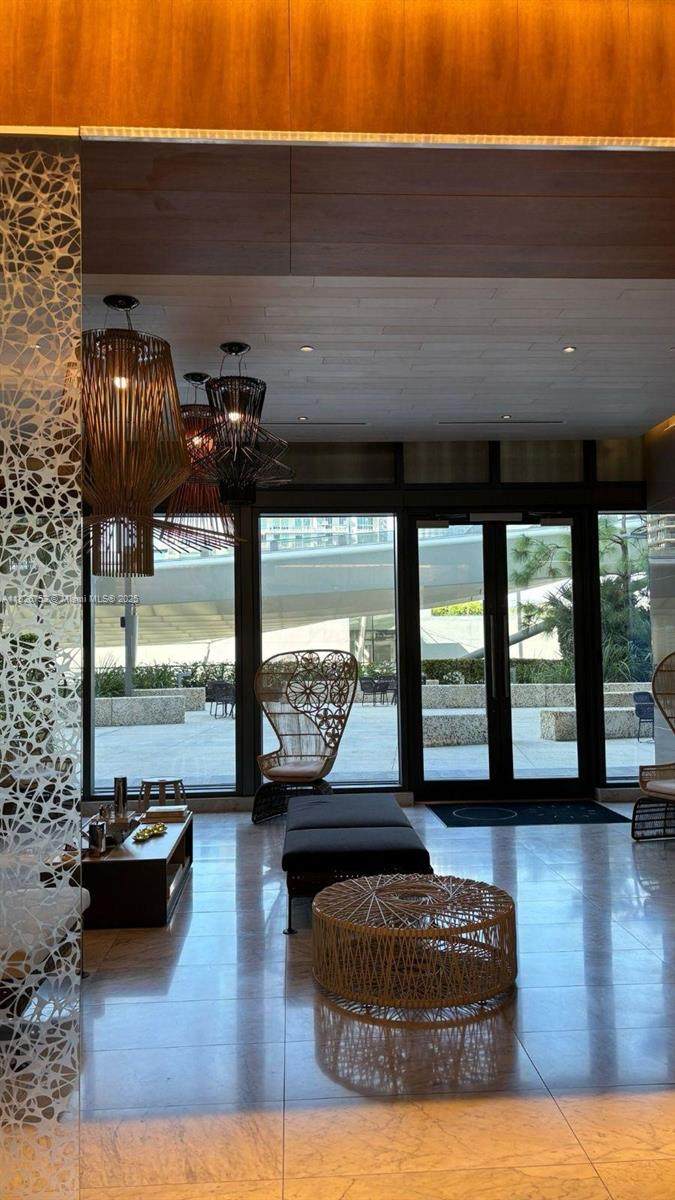 https://bt-photos.global.ssl.fastly.net/miami/orig_boomver_1_A11826753-2.jpg