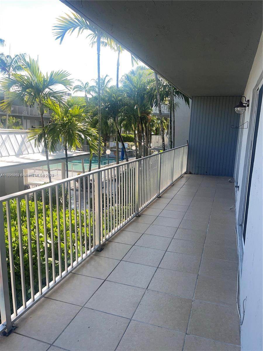 7401 82nd St - Photo 1