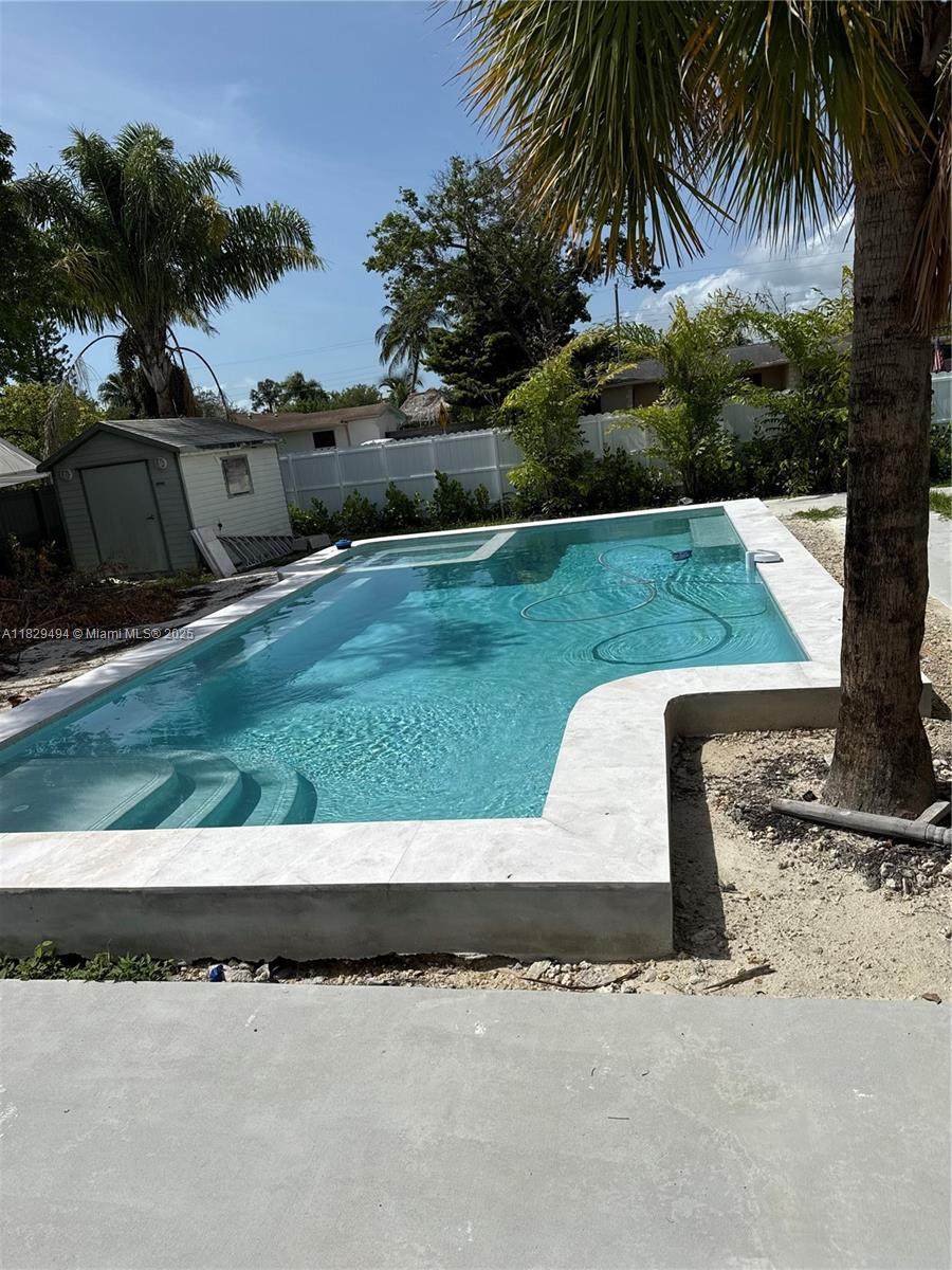 18941 92nd Ct - Photo 1