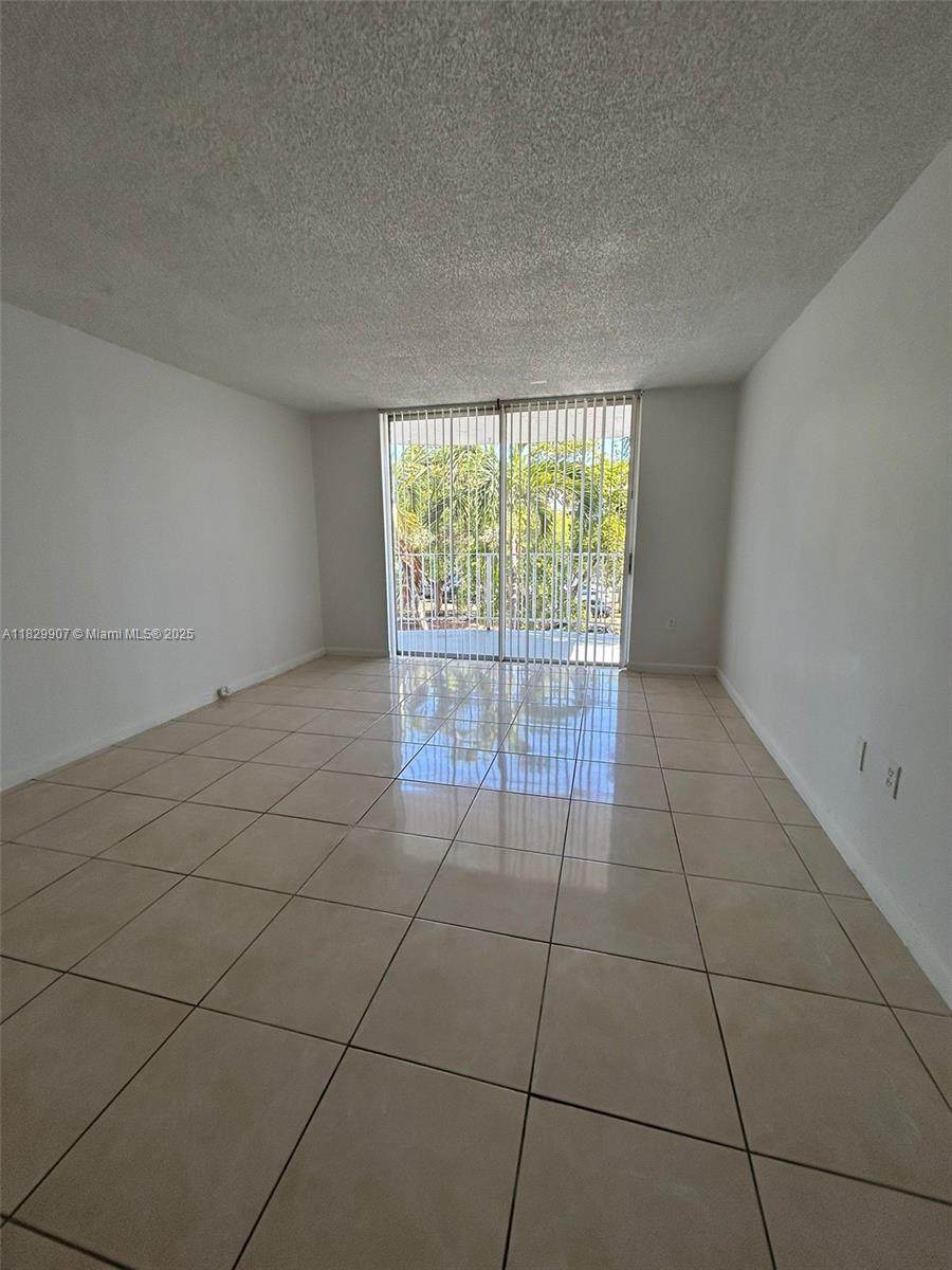 496 165th St Rd - Photo 1