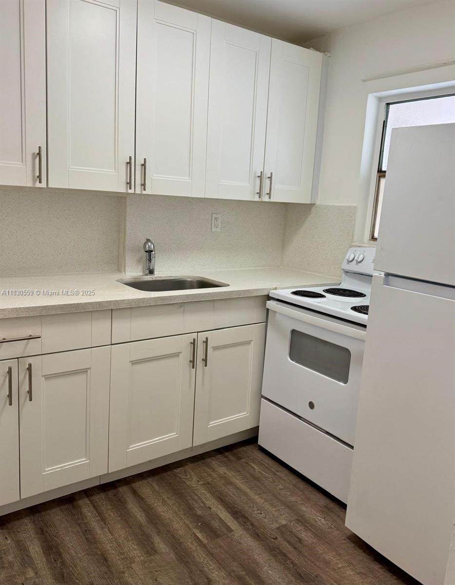 7611 2nd Ct - Photo 1