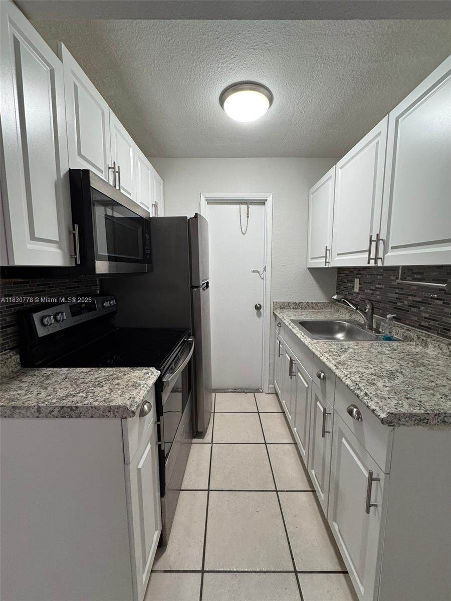 2331 Adams St - Photo 1