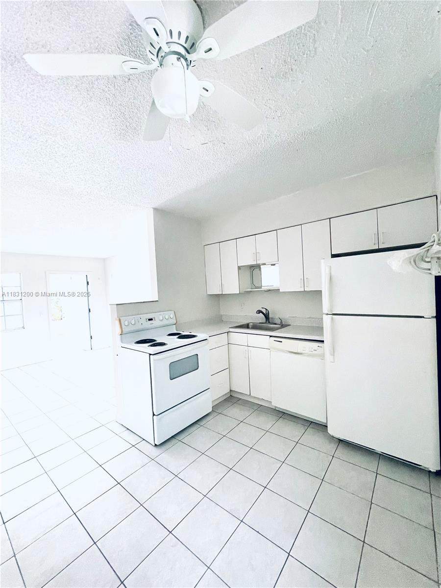 400 31st St - Photo 1