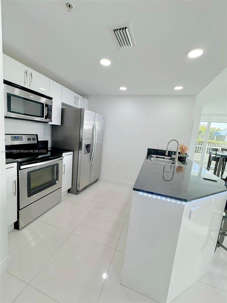 1871 S River Dr - Photo 1