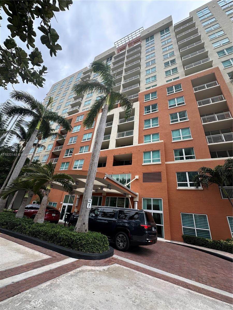 2000 Bayshore Dr - Photo 1