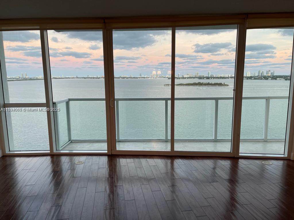 https://bt-photos.global.ssl.fastly.net/miami/orig_boomver_1_A11834063-2.jpg