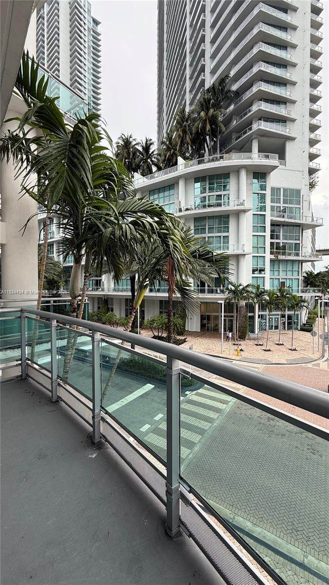 350 Miami Ave - Photo 1