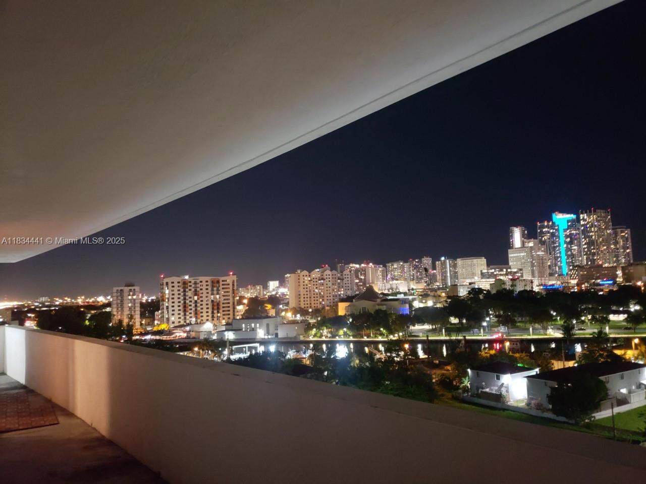 https://bt-photos.global.ssl.fastly.net/miami/orig_boomver_1_A11834441-2.jpg
