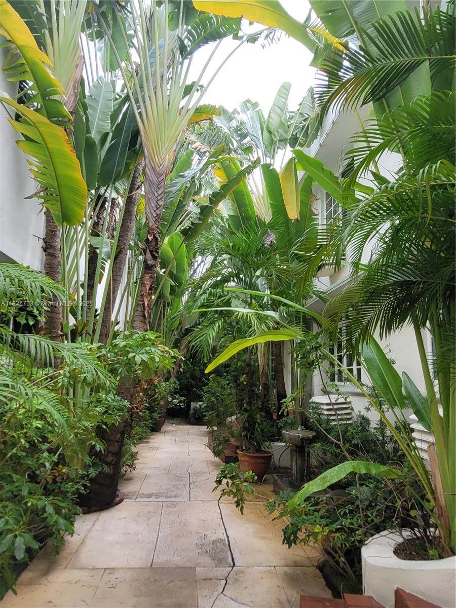 https://bt-photos.global.ssl.fastly.net/miami/1280_boomver_1_A11835703-2.jpg