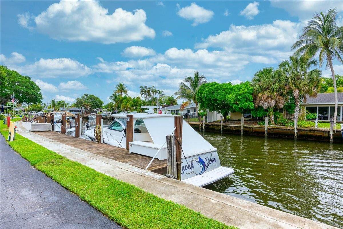 https://bt-photos.global.ssl.fastly.net/miami/orig_boomver_1_A11835799-2.jpg