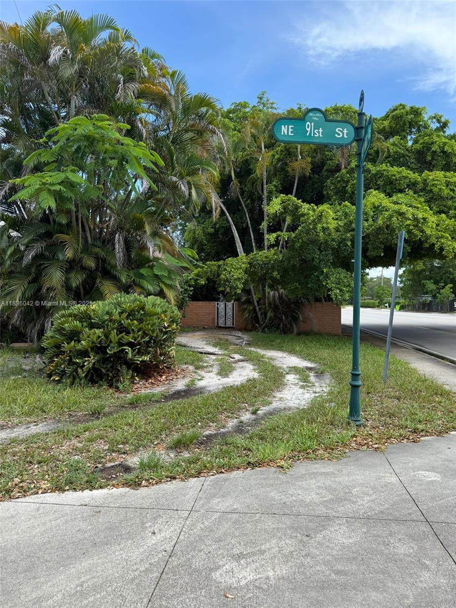 https://bt-photos.global.ssl.fastly.net/miami/1280_boomver_1_A11836042-2.jpg