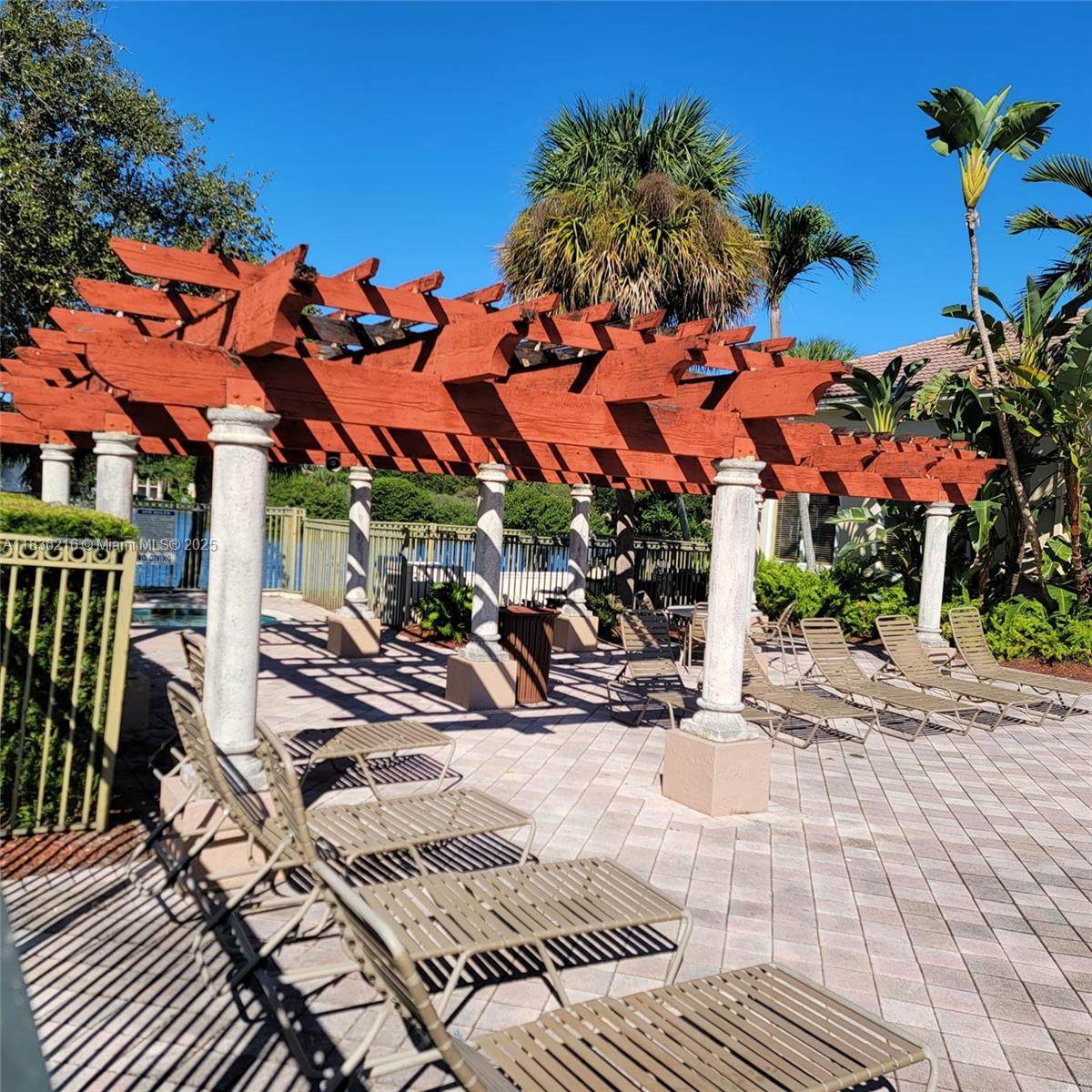 https://bt-photos.global.ssl.fastly.net/miami/orig_boomver_1_A11836216-2.jpg
