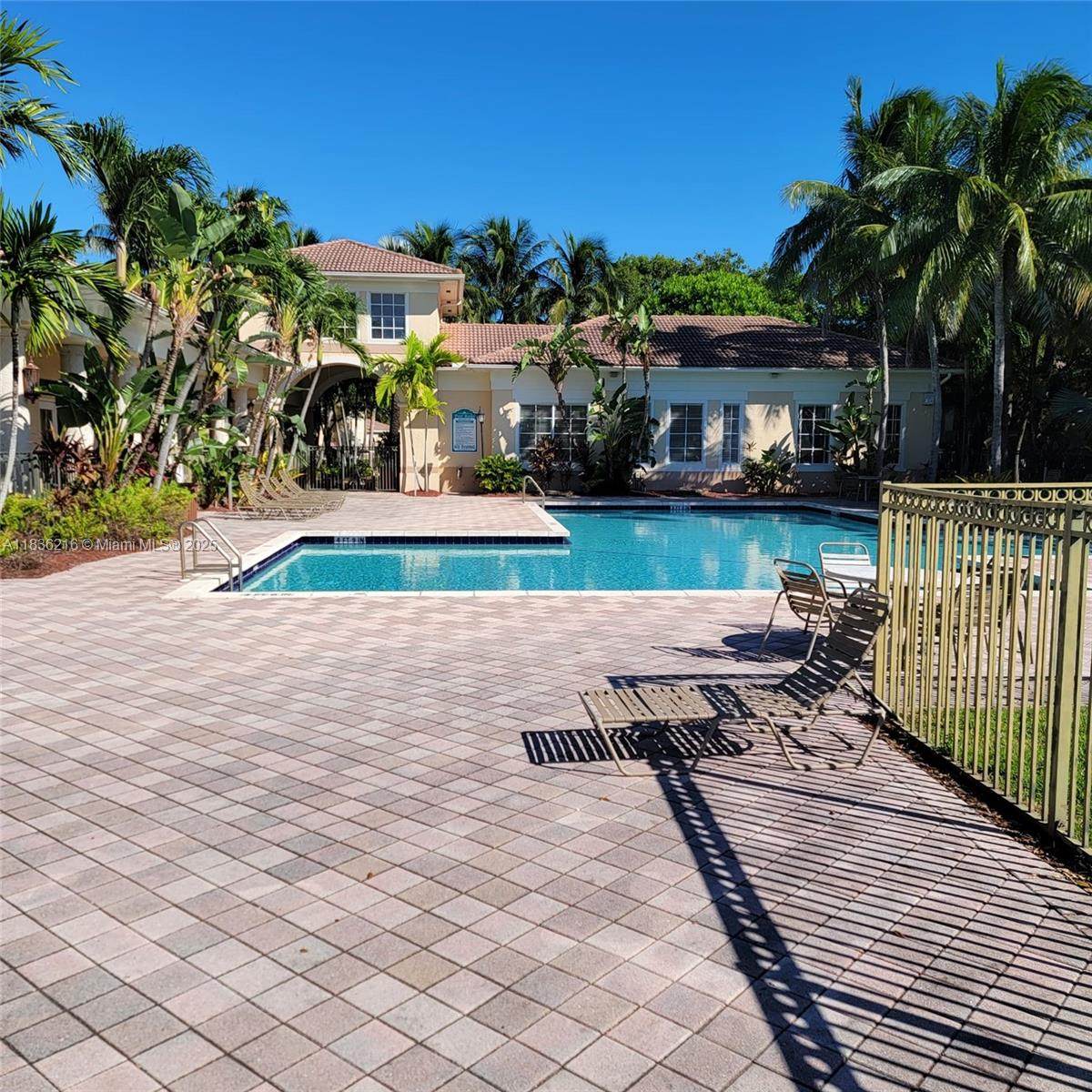 https://bt-photos.global.ssl.fastly.net/miami/orig_boomver_1_A11836216-2.jpg