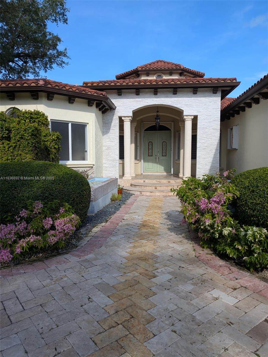 https://bt-photos.global.ssl.fastly.net/miami/1280_boomver_1_A11836692-2.jpg