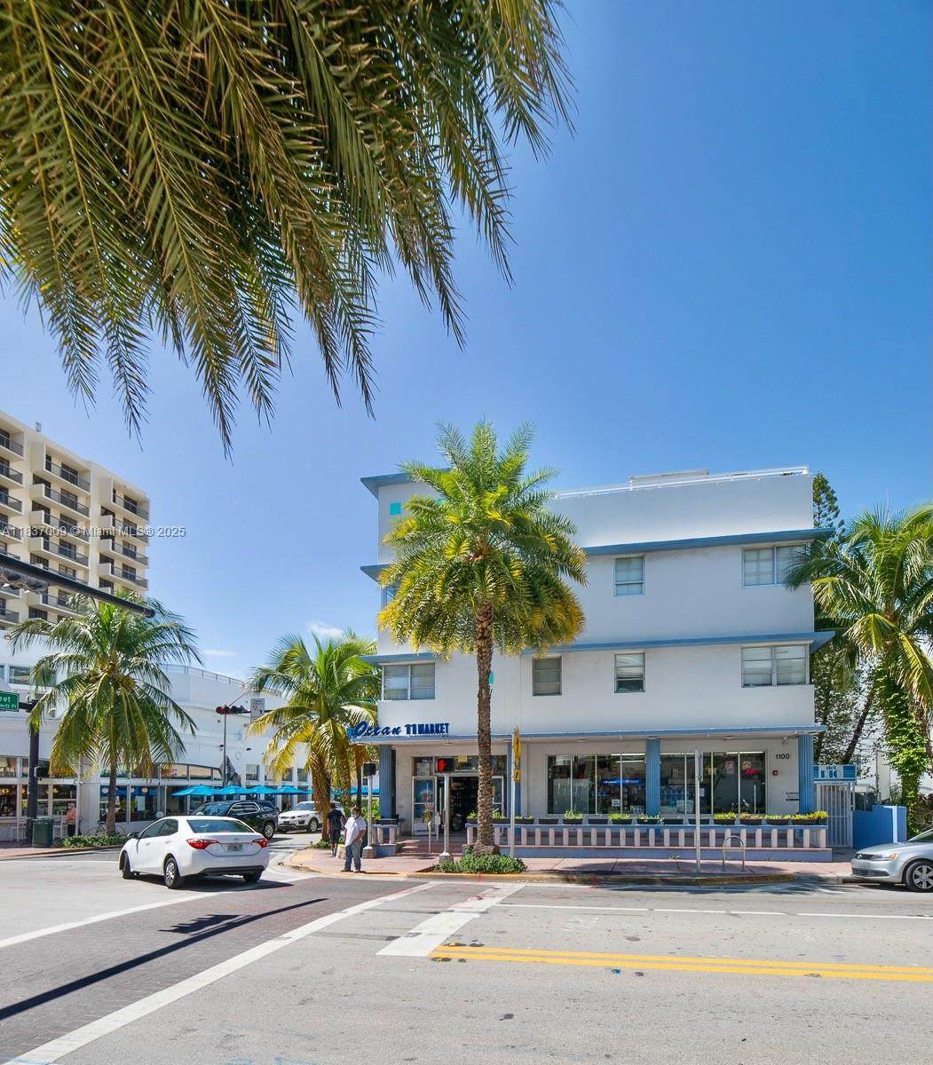 1100 Collins Ave - Photo 1