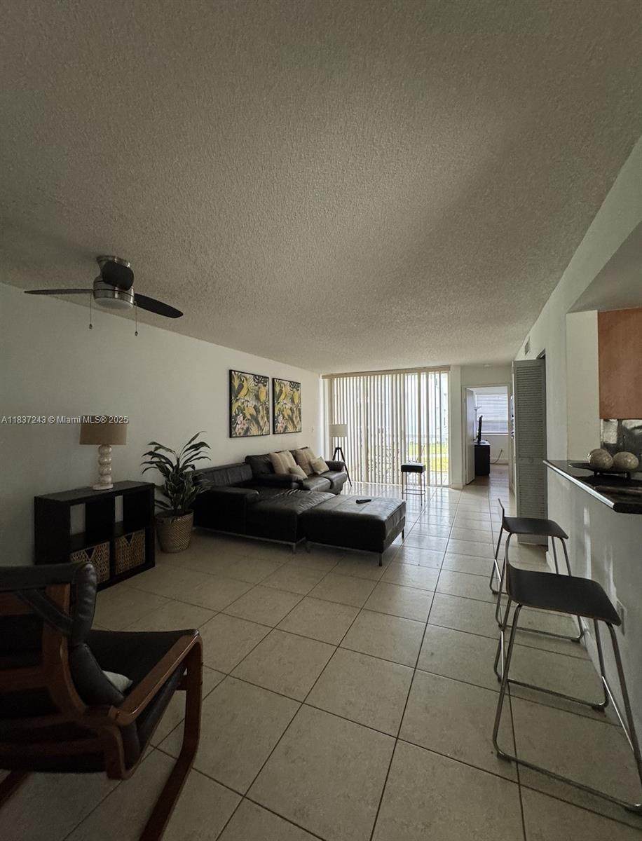 https://bt-photos.global.ssl.fastly.net/miami/orig_boomver_1_A11837243-2.jpg