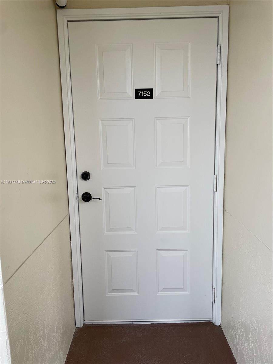7152 Devon Dr - Photo 1