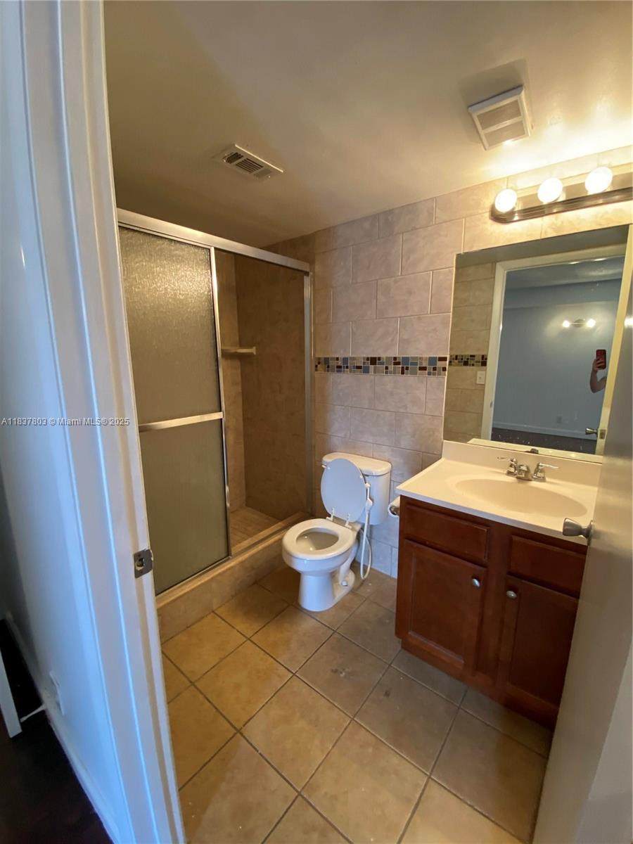 https://bt-photos.global.ssl.fastly.net/miami/1280_boomver_1_A11837803-2.jpg