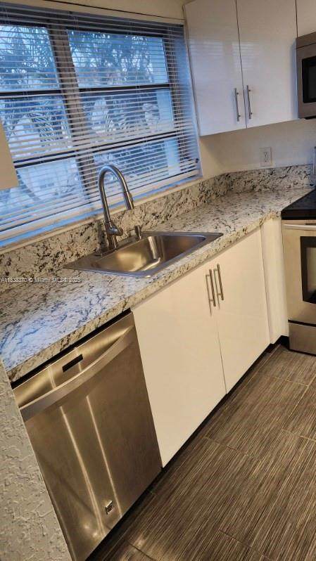 2501 41st Ave - Photo 1