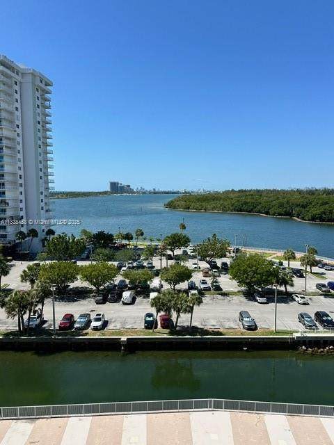 400 Kings Point Dr - Photo 1