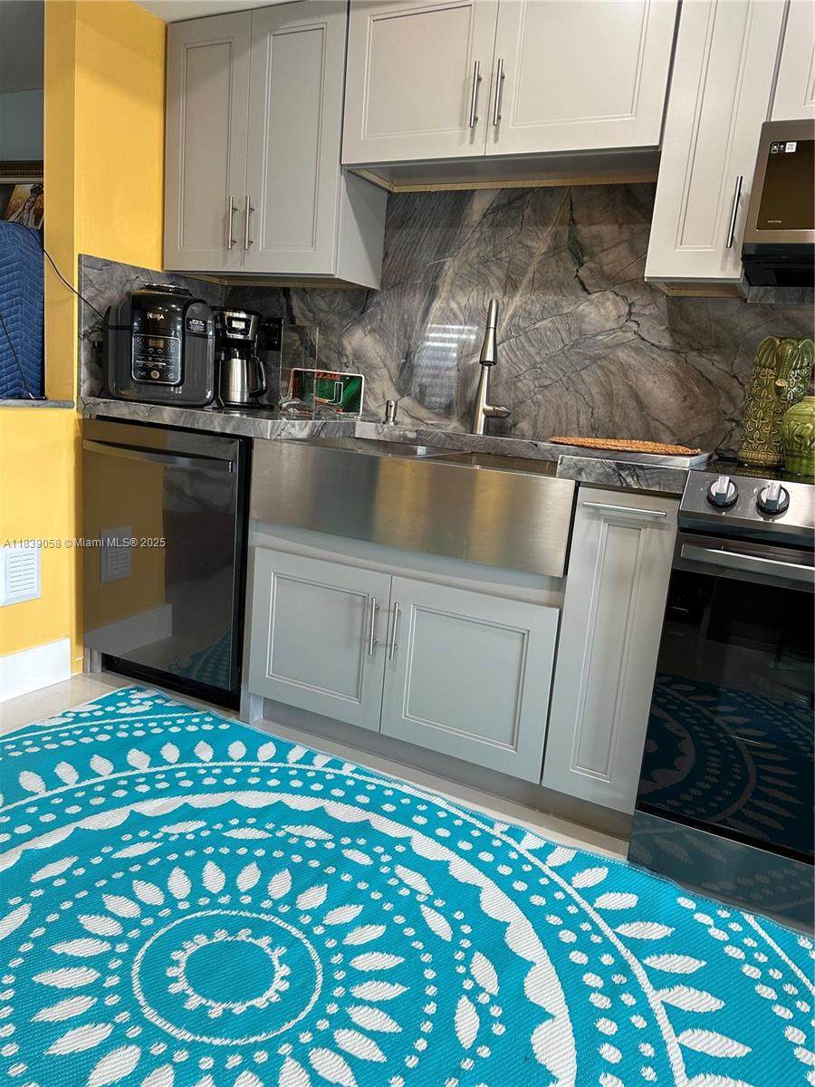 15481 81st Cir Ln - Photo 1