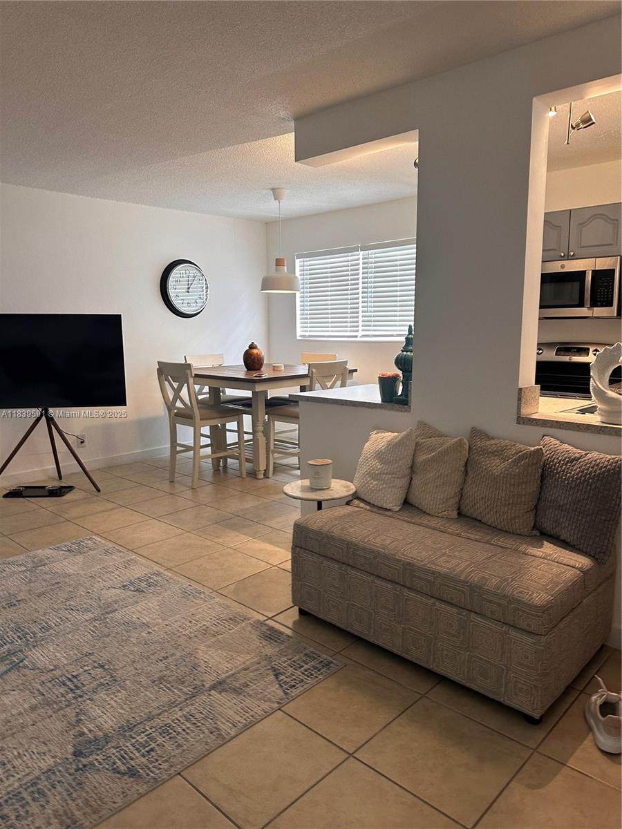 1100 1st Ct - Photo 1