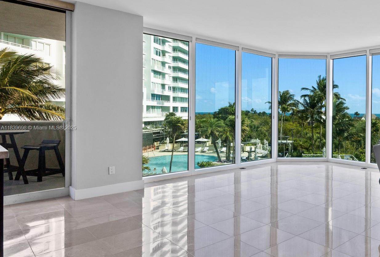 300 Pointe Dr - Photo 1