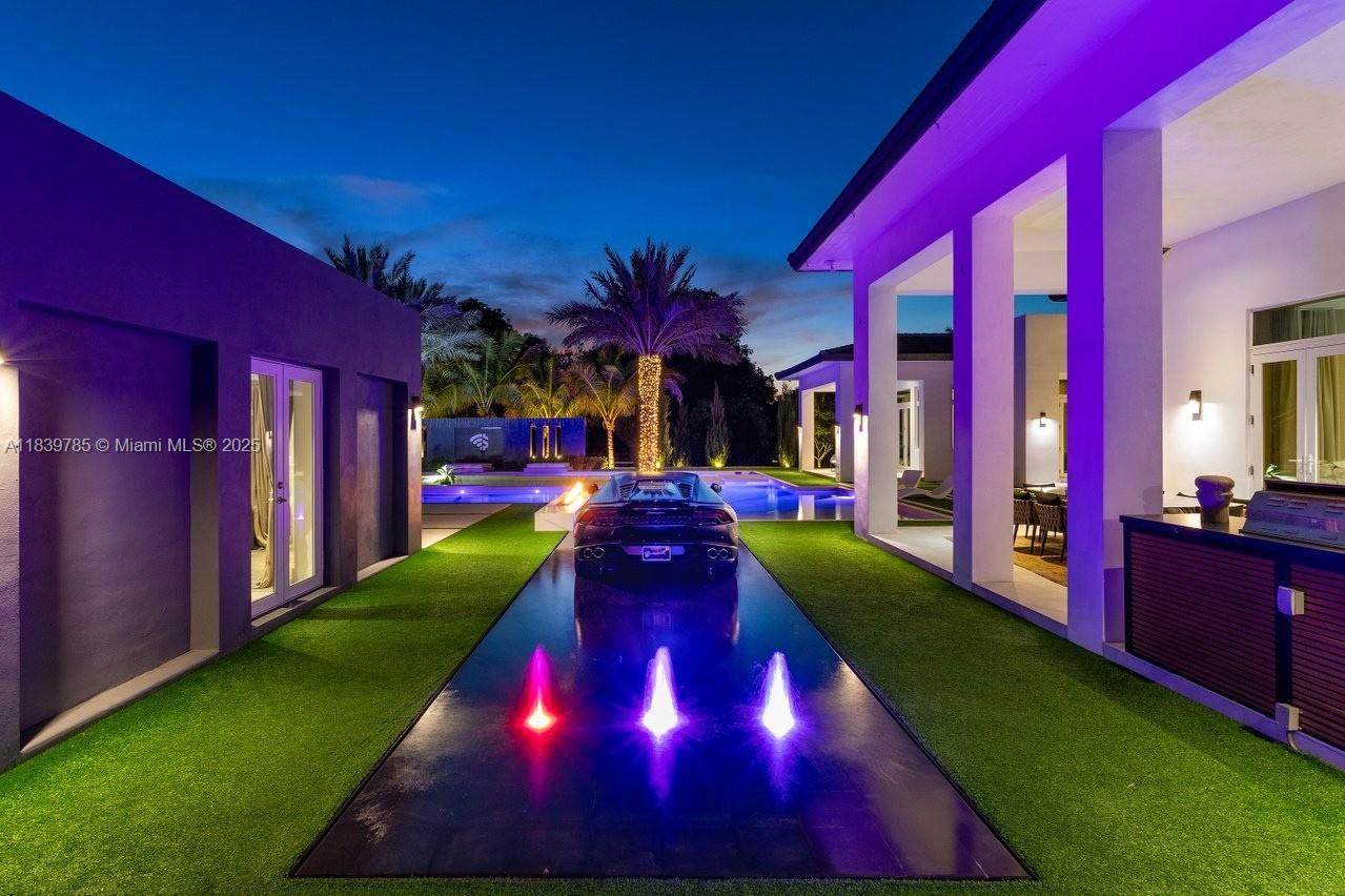 https://bt-photos.global.ssl.fastly.net/miami/orig_boomver_1_A11839785-2.jpg