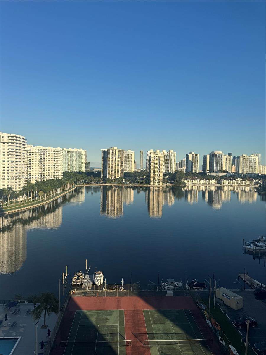 https://bt-photos.global.ssl.fastly.net/miami/orig_boomver_1_A11839958-2.jpg