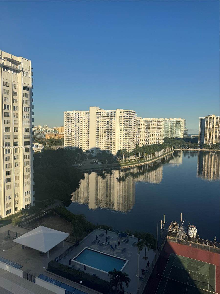 https://bt-photos.global.ssl.fastly.net/miami/orig_boomver_1_A11839958-2.jpg