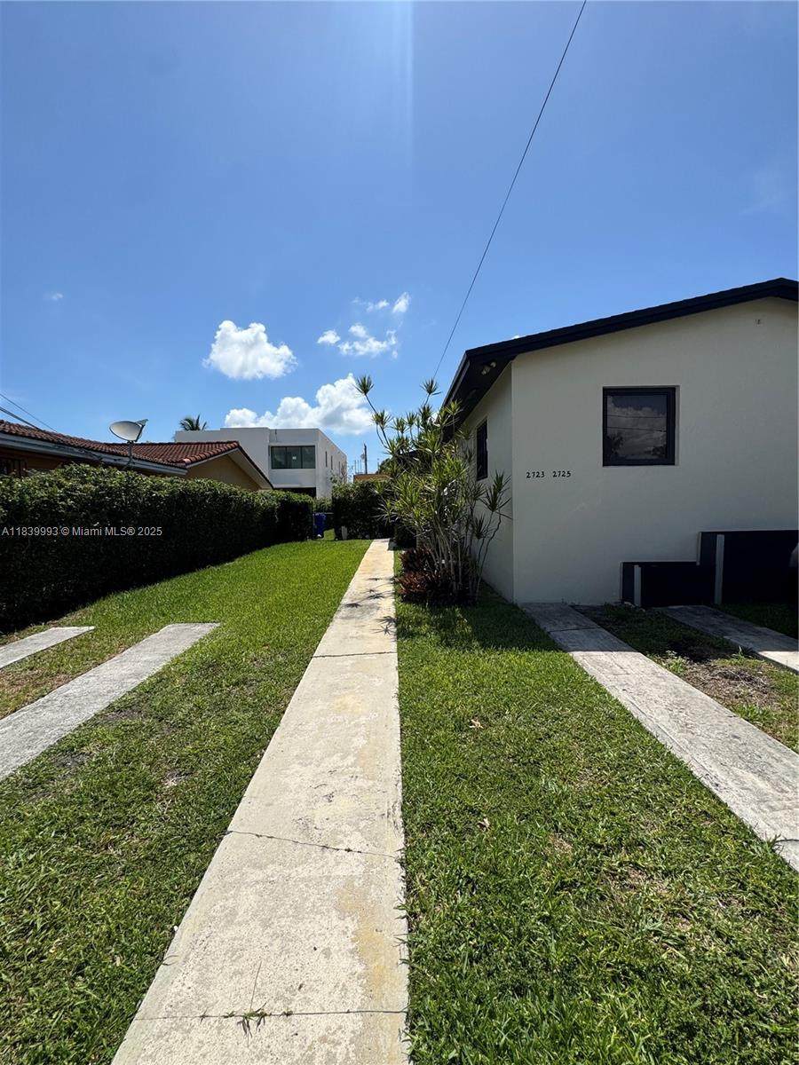 2723 31st Ct - Photo 1