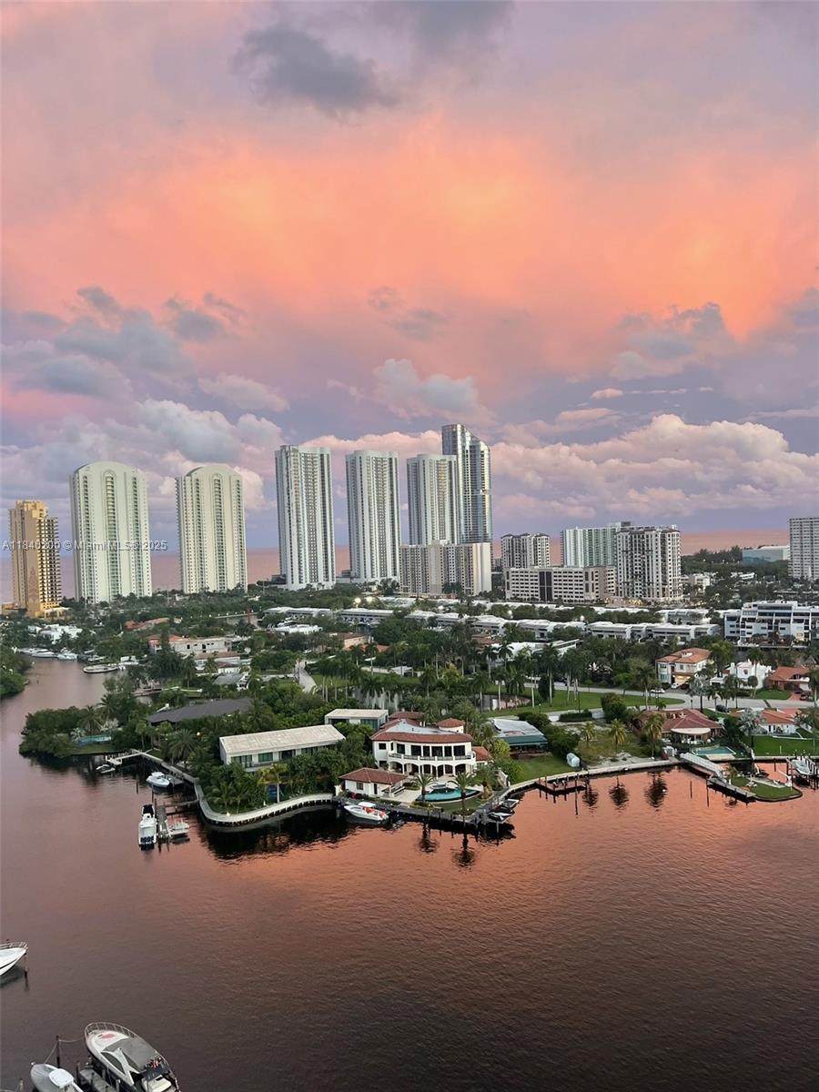 https://bt-photos.global.ssl.fastly.net/miami/1280_boomver_1_A11840200-2.jpg