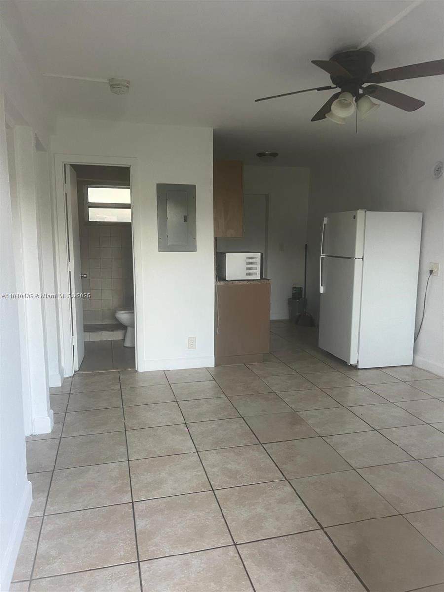 1124 2nd St - Photo 1