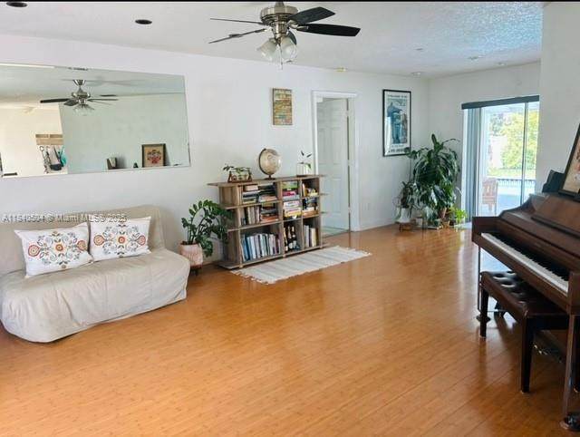 https://bt-photos.global.ssl.fastly.net/miami/orig_boomver_1_A11840504-2.jpg