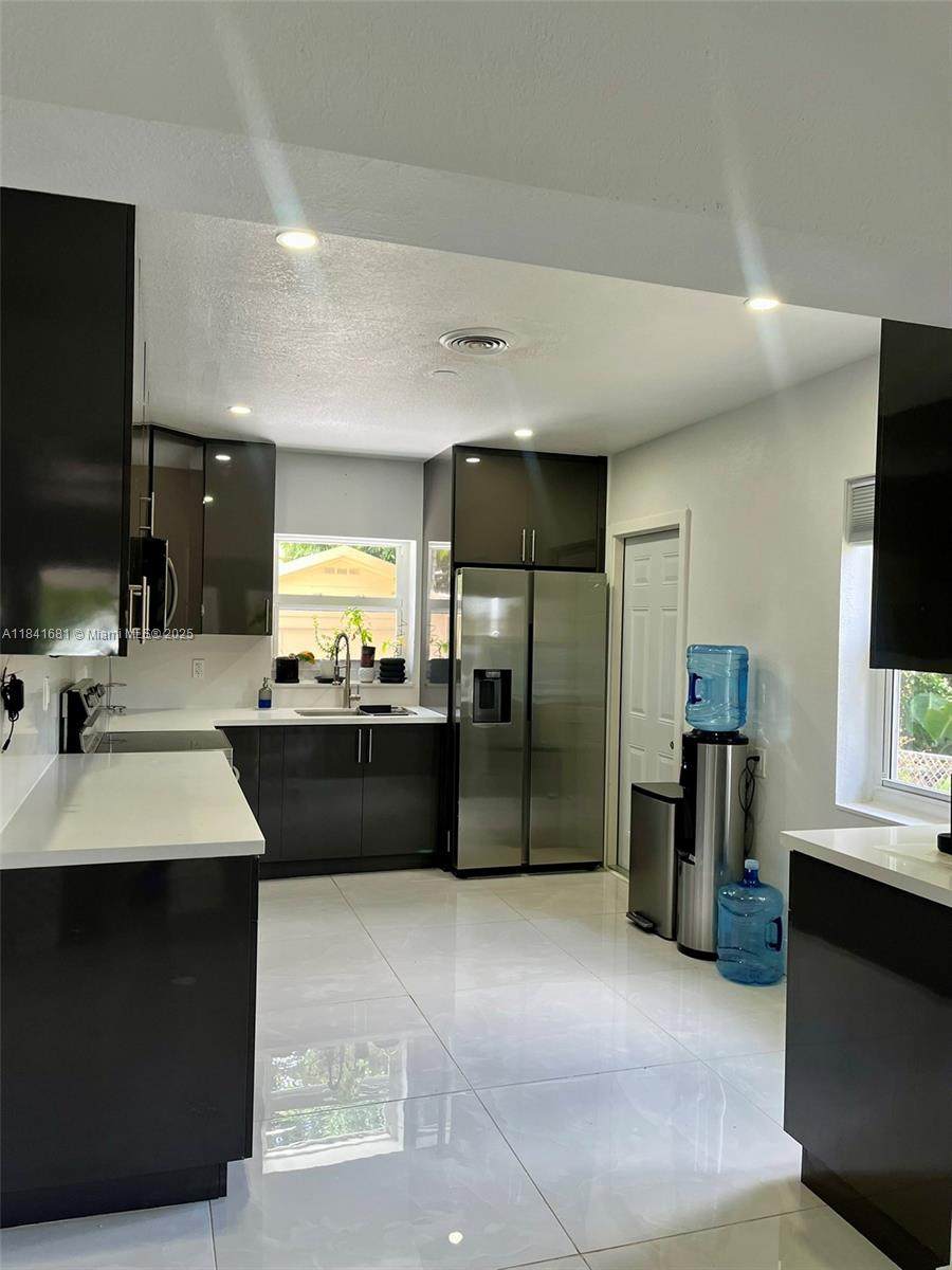 1172 160th Ter - Photo 1