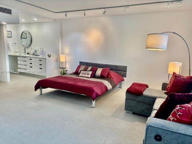 100 Lincoln Rd - Photo 1